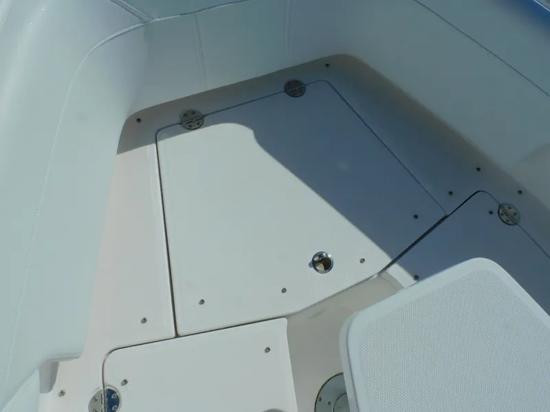 Slide: The Image of Everglades 335 Center Console 2019 - 69