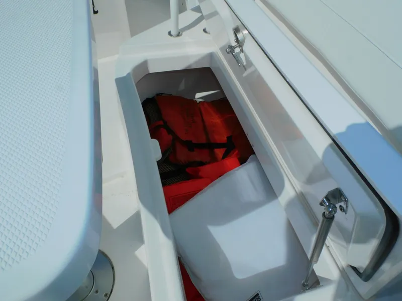 Slide: The Image of Everglades 335 Center Console 2019 - 74