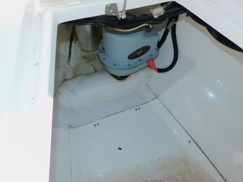 Slide: The Image of Everglades 335 Center Console 2019 - 77