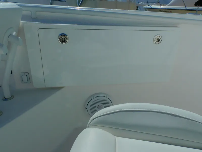 Slide: The Image of Everglades 335 Center Console 2019 - 88