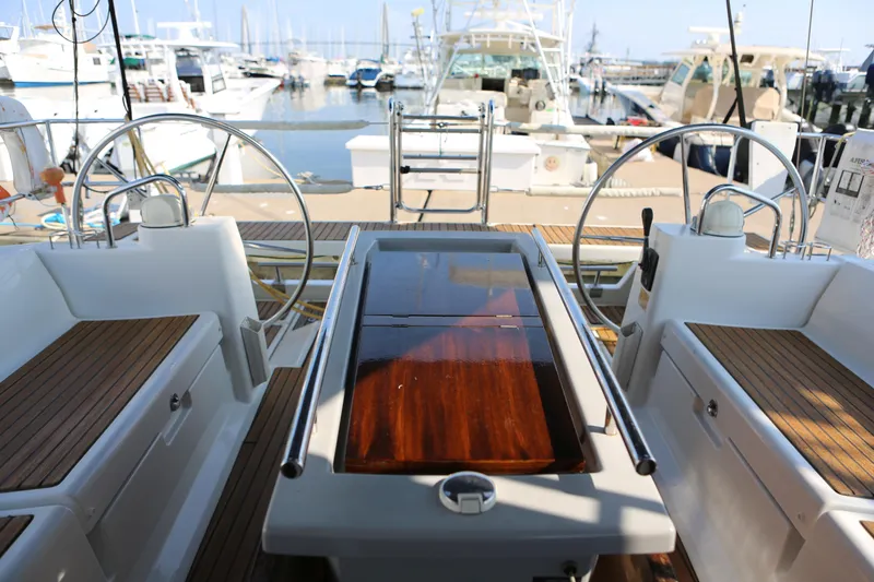 Slide: The Image of Large cockpit table w/leaves - 28