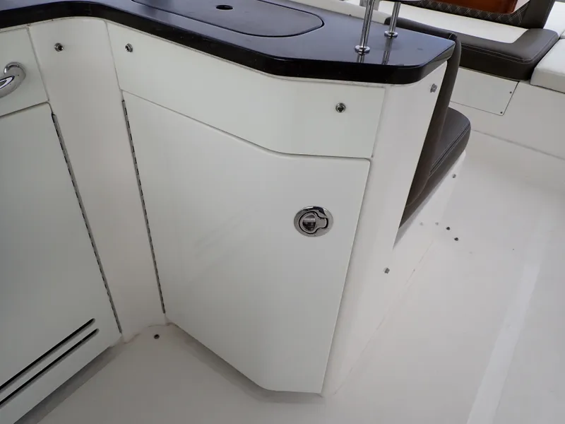 Slide: The Image of Sea Ray 510 Fly 2015 - 102