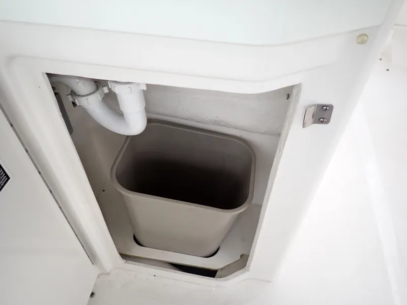 Slide: The Image of Sea Ray 510 Fly 2015 - 103