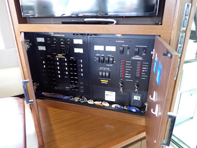 Slide: The Image of Sea Ray 510 Fly 2015 - 124