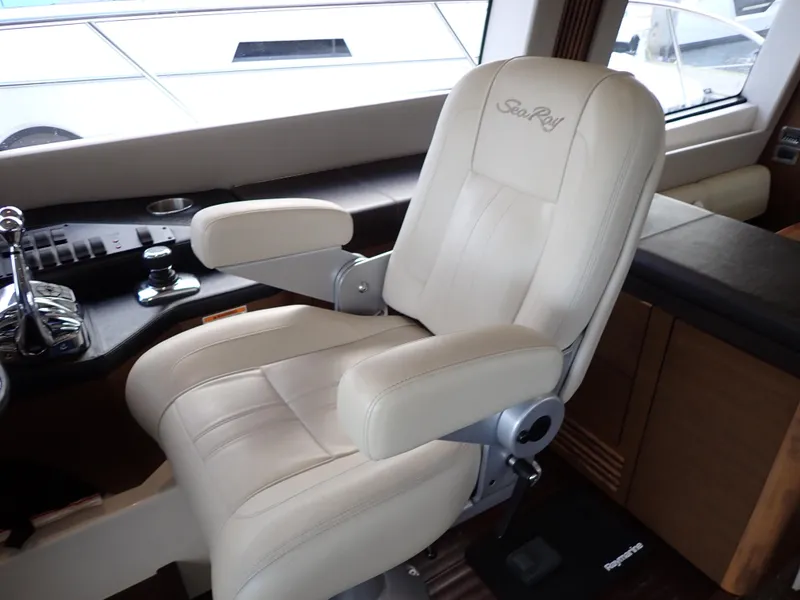 Slide: The Image of Sea Ray 510 Fly 2015 - 132