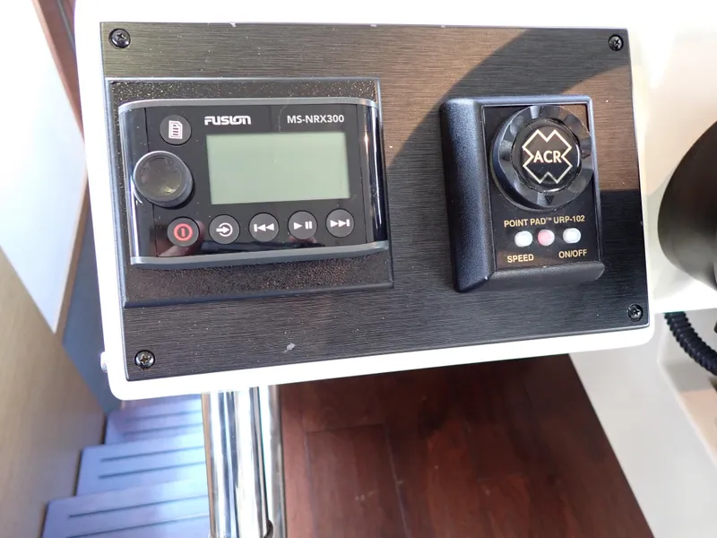 Slide: The Image of Sea Ray 510 Fly 2015 - 141