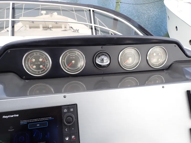 Slide: The Image of Sea Ray 510 Fly 2015 - 84