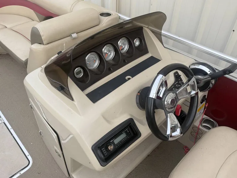 Slide: The Image of Harris Sunliner 220 2013 - 7