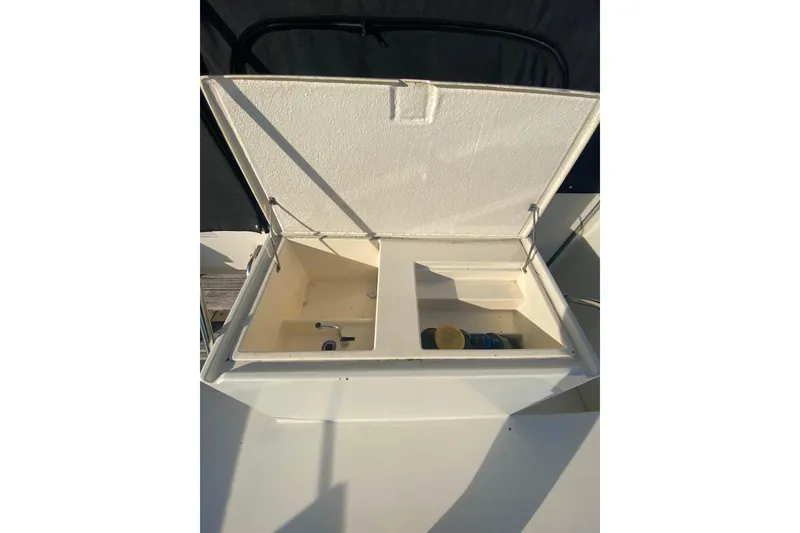 Slide: The Image of Hatteras 40 Double Cabin 1988 - 55