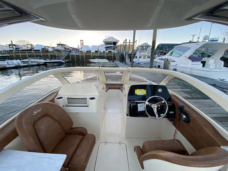 Slide: The Image of Scout 240 Dorado 2022 - 16