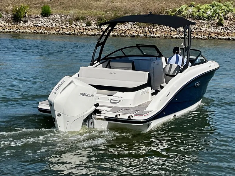 Slide: The Image of Sea Ray 21 SPX OB 2025 - 5