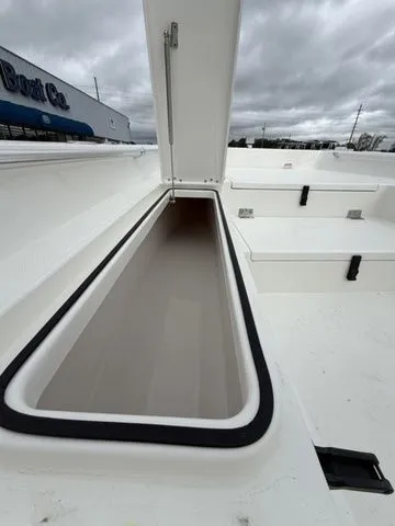 Slide: The Image of Bay Rider 2460FS 2026 - 6