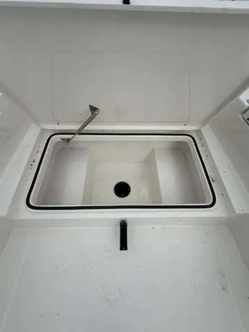 Slide: The Image of Bay Rider 2460FS 2026 - 5