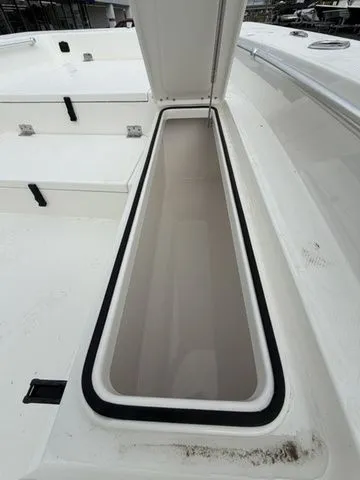 Slide: The Image of Bay Rider 2460FS 2026 - 7