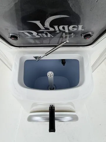 Slide: The Image of Bay Rider 2460FS 2026 - 9