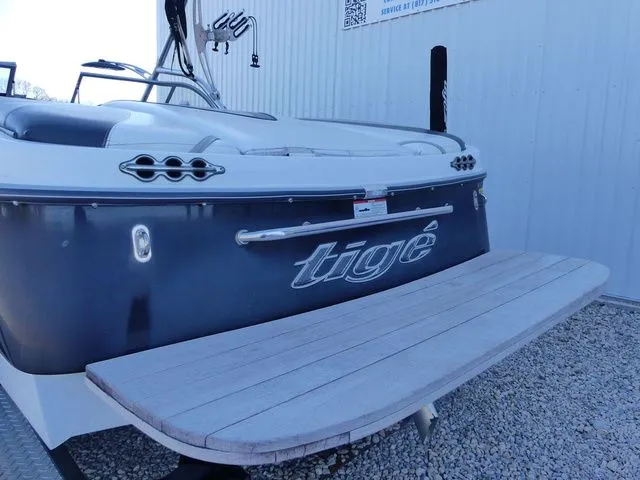 Slide: The Image of Tigé 20V 2008 - 4