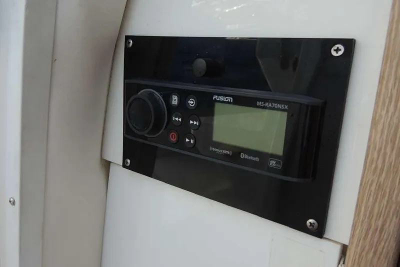 Slide: The Image of Fusion MS-RA70NSX stereo system on 2001 Formula 400 Super Sport boat. - 22