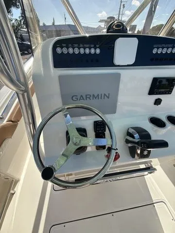 Slide: The Image of Pioneer 222 Sportfish 2026 - 10