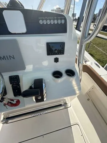 Slide: The Image of Pioneer 222 Sportfish 2026 - 11