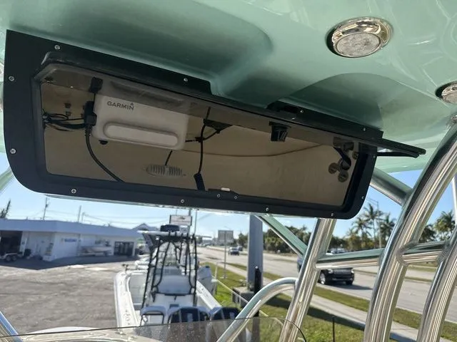 Slide: The Image of Pioneer 222 Sportfish 2026 - 12