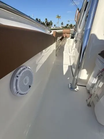 Slide: The Image of Pioneer 222 Sportfish 2026 - 17