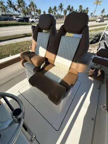 Slide: The Image of Pioneer 222 Sportfish 2026 - 9