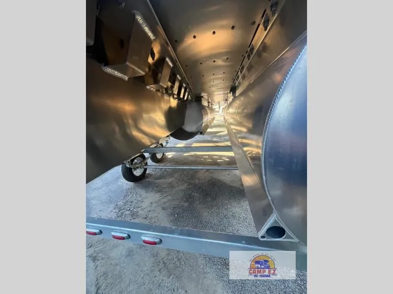 Slide: The Image of LIMITED LOUNGE TRITOON P24 2024 - 7