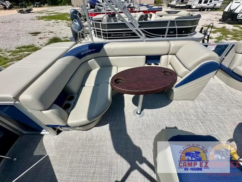 Slide: The Image of LE Series 220CR 2025 - 15