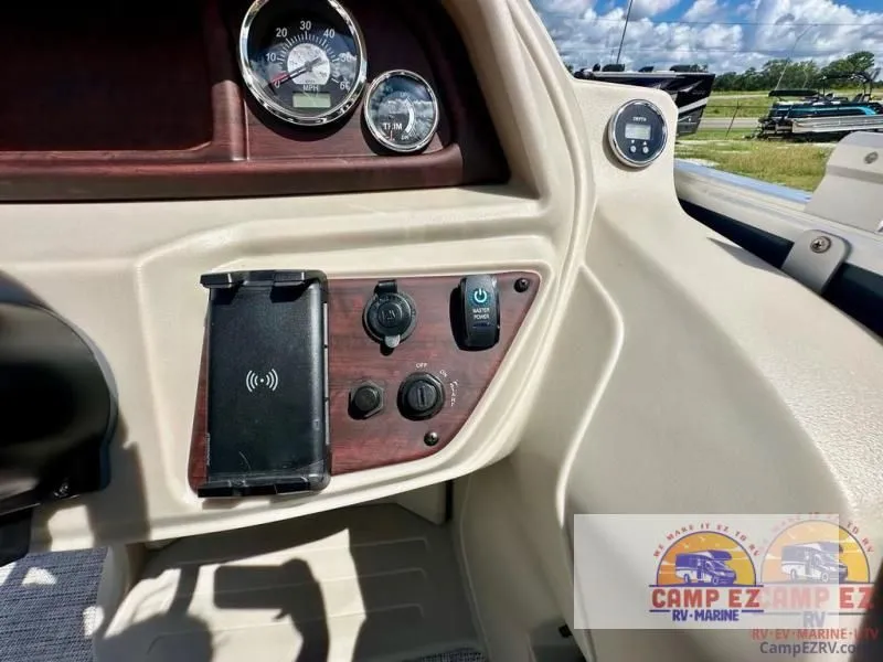 Slide: The Image of LE Series 220CR 2025 - 20