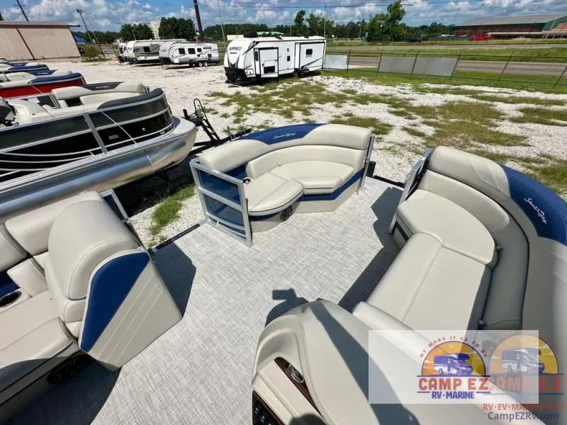 Slide: The Image of LE Series 220CR 2025 - 24