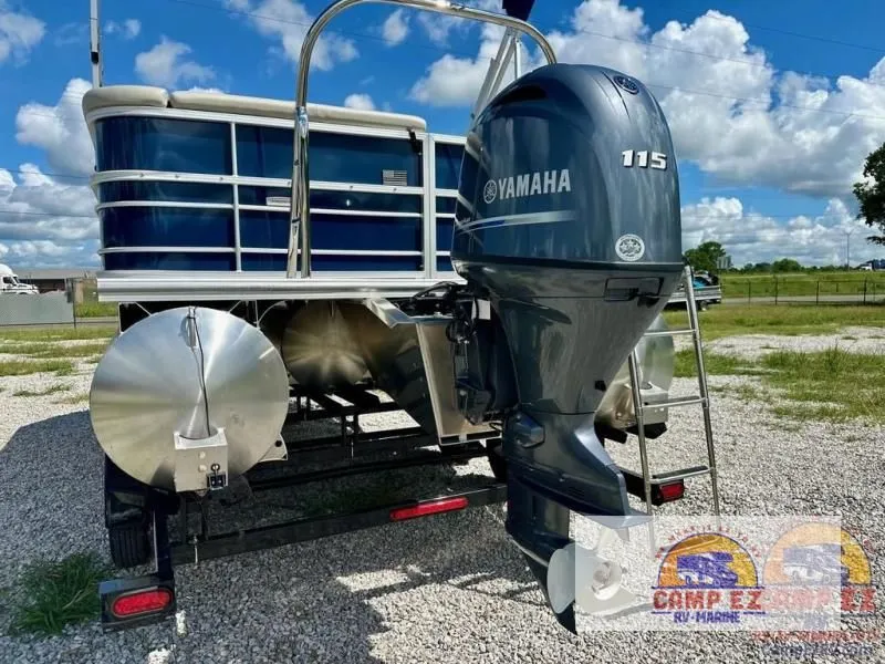 Slide: The Image of LE Series 220CR 2025 - 8