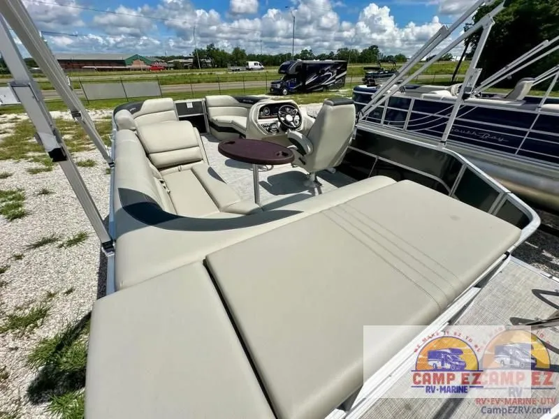 Slide: The Image of LE Series 220CR 2025 - 15