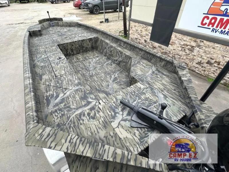 Slide: The Image of SeaArk XPRO 2026 - 10