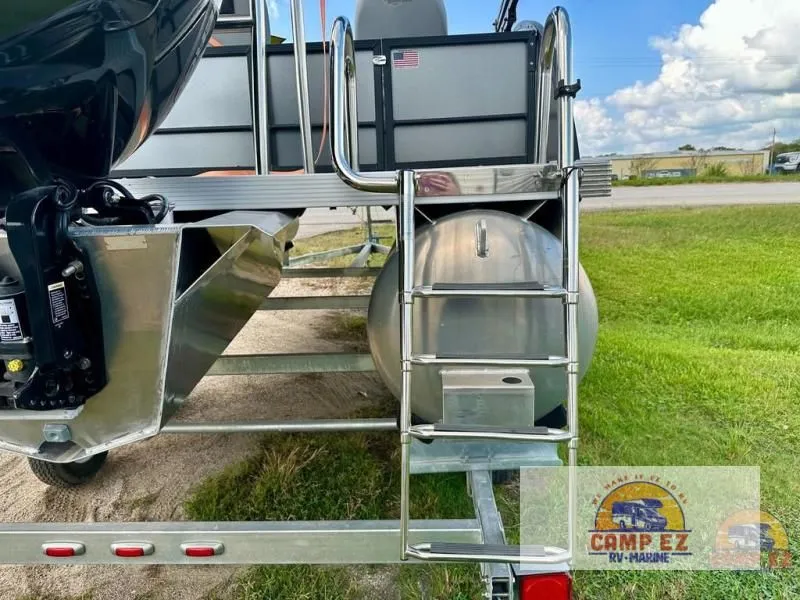 Slide: The Image of Pontoon P-21R 2024 - 10