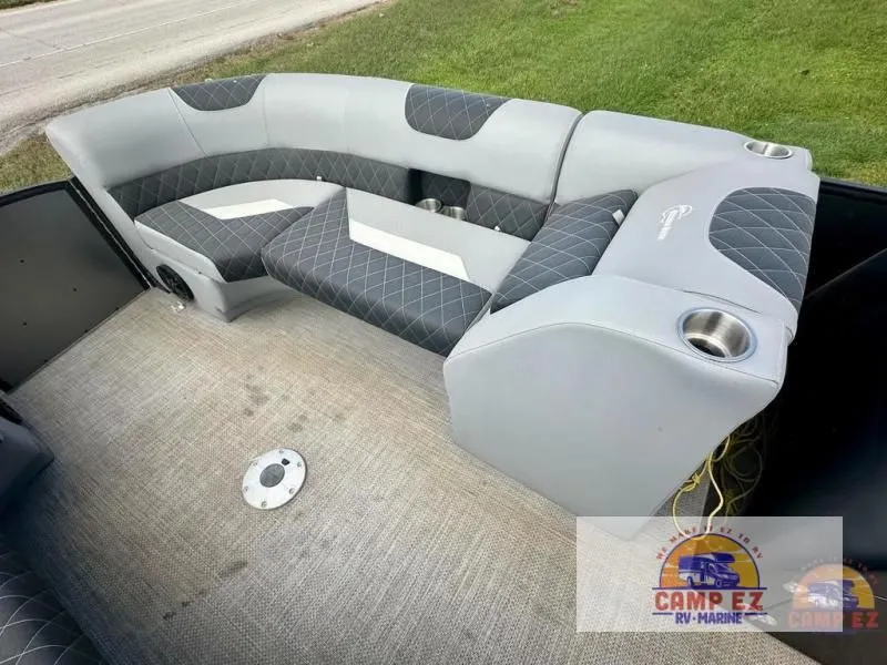 Slide: The Image of Pontoon P-21R 2024 - 11