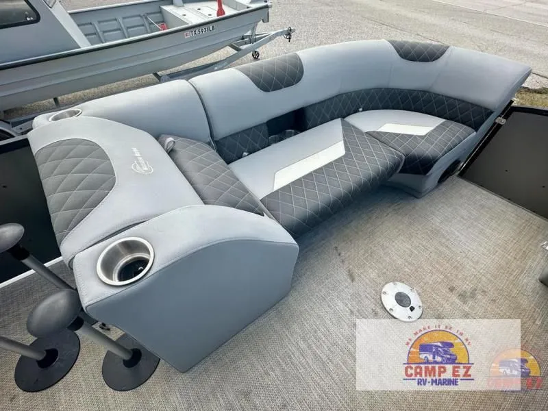 Slide: The Image of Pontoon P-21R 2024 - 12