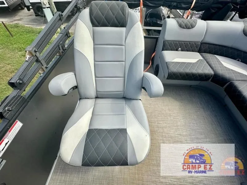 Slide: The Image of Pontoon P-21R 2024 - 17