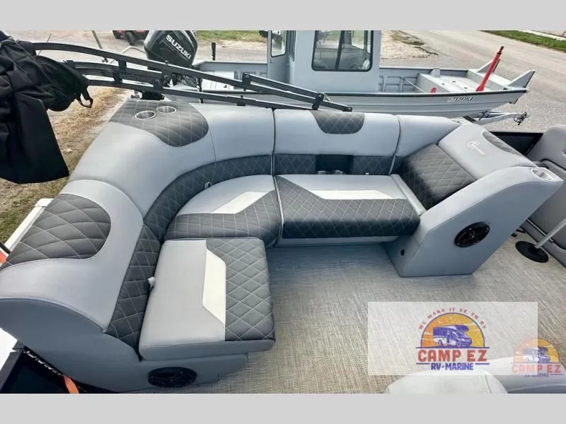 Slide: The Image of Pontoon P-21R 2024 - 20