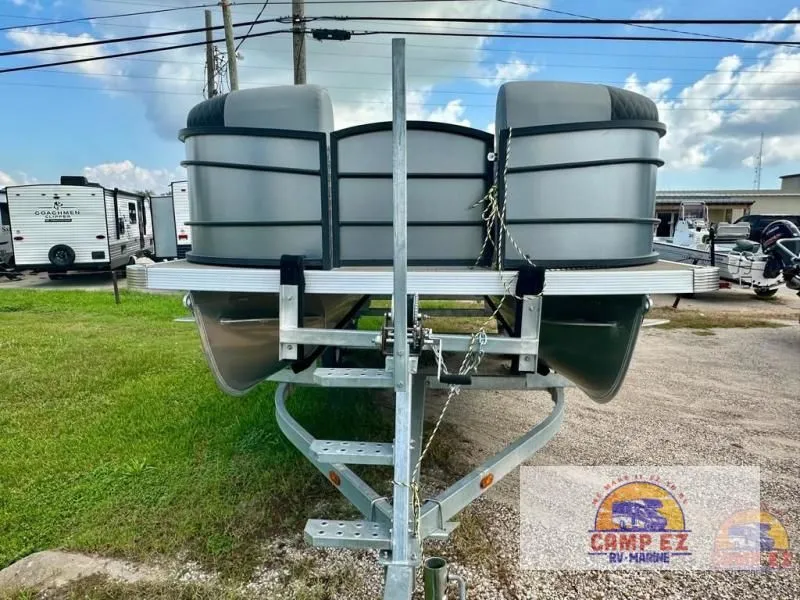 Slide: The Image of Pontoon P-21R 2024 - 3