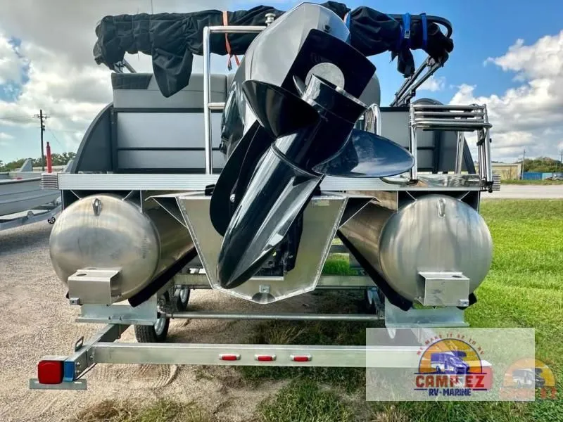 Slide: The Image of Pontoon P-21R 2024 - 8