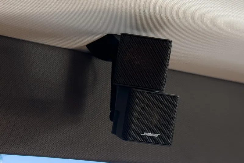 Slide: The Image of Bose speakers - 17