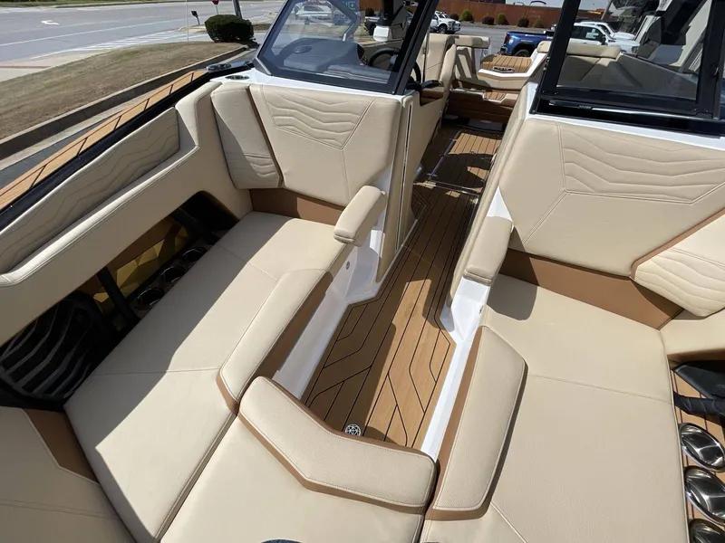 Slide: The Image of Nautique G23 2026 - 31