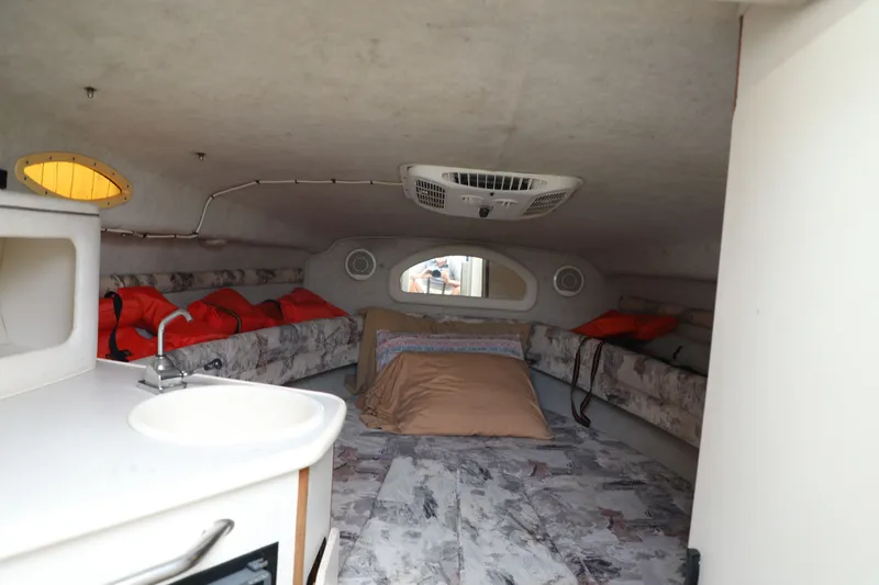 Slide: The Image of Sea Ray 240 Sundancer 1998 - 13