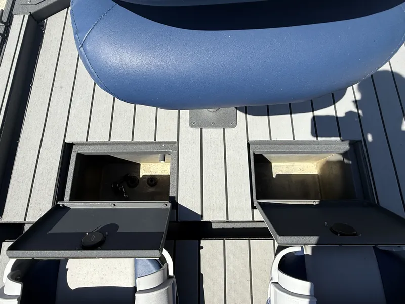 Slide: The Image of Duracraft 16 SC 1996 - 13