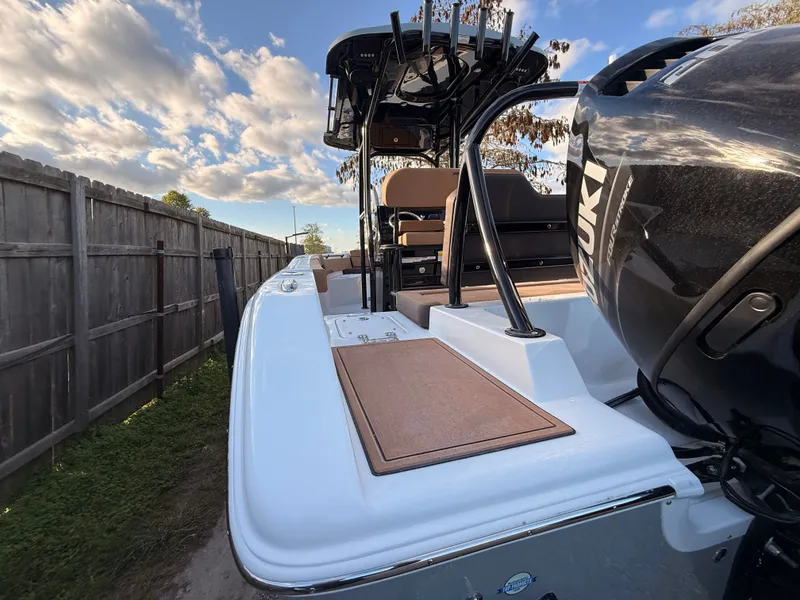 Slide: The Image of Sea Pro 225FLX Sandbar 2026 - 17