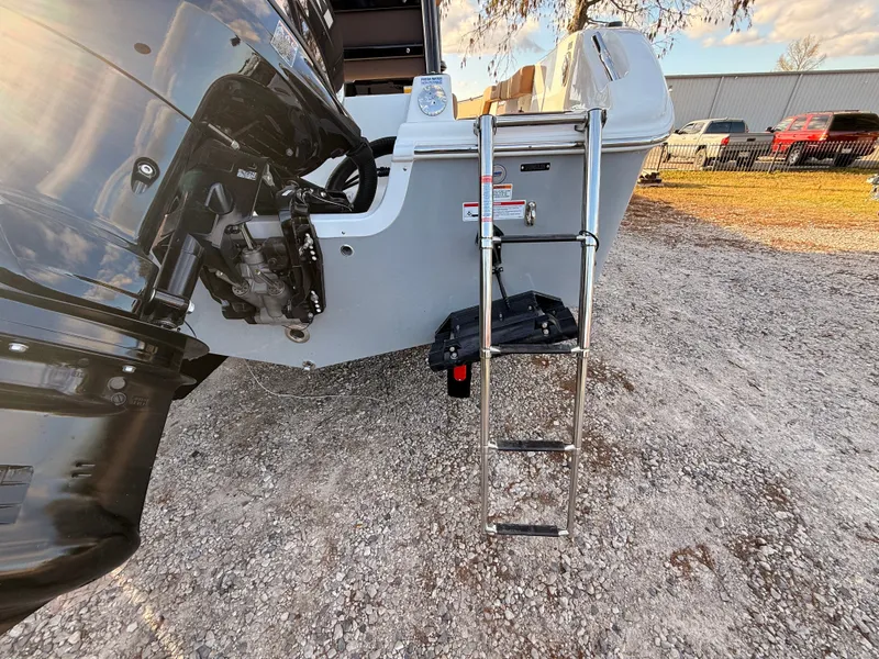 Slide: The Image of Sea Pro 225FLX Sandbar 2026 - 18