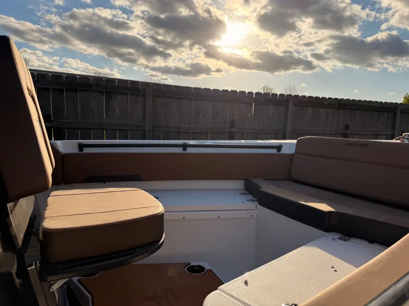 Slide: The Image of Sea Pro 225FLX Sandbar 2026 - 27