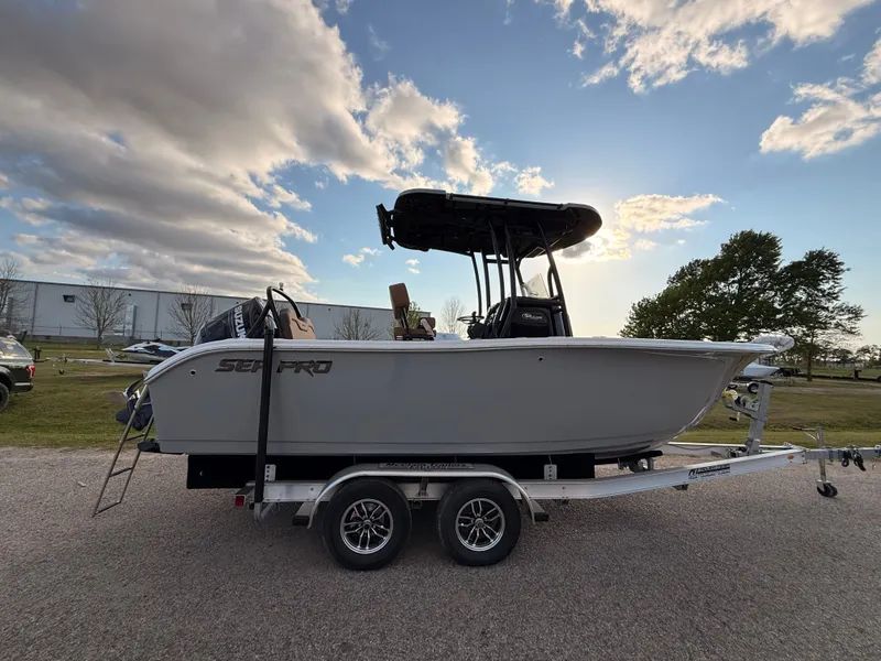 Slide: The Image of Sea Pro 225FLX Sandbar 2026 - 3