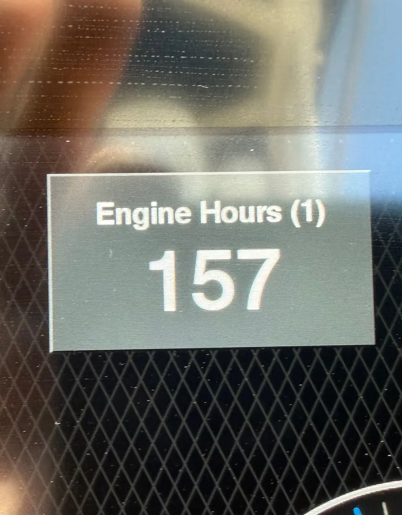 Slide: The Image of Cobalt R8 Surf 2022 - 10