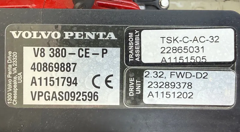 Slide: The Image of Cobalt R8 Surf 2022 - 15